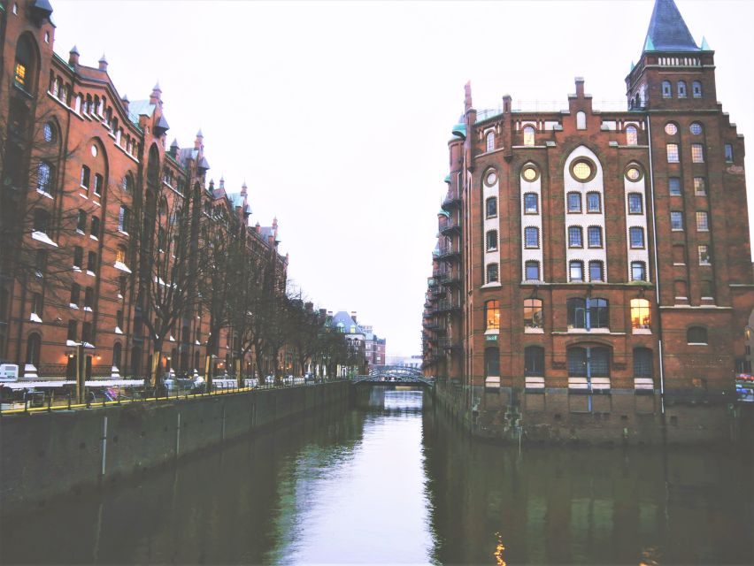 Hamburg: Elbphilharmonie Plaza and HafenCity Food Tour - Taking in Hamburg from the Elphi Plaza