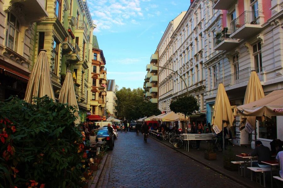 Hamburg: Schanzenviertel Culinary Tour - Carl Hagenbeck, craftsmanship, and the old piano factory