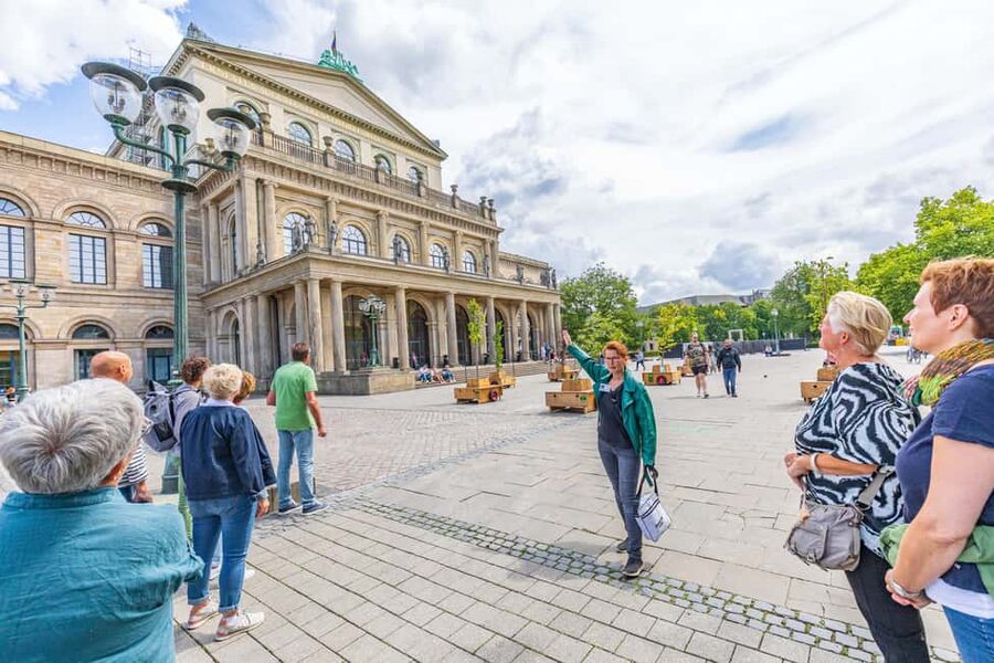 Hannover: Culinary Walking Tour Downtown + Old Town - Half-timbered houses in the Old Town