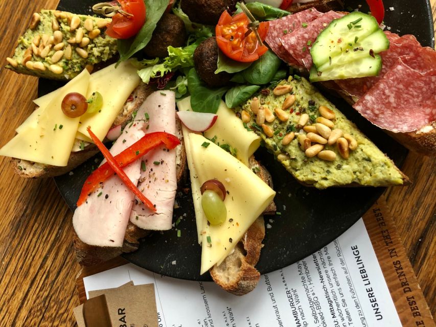 Hannover: Guided Bike Tour for Foodies with Tastings - A food tour that keeps Hannover moving