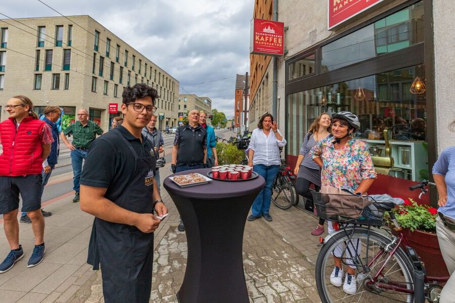 Hannover: Guided Bike Tour for Foodies with Tastings - The Old Town closes the city loop