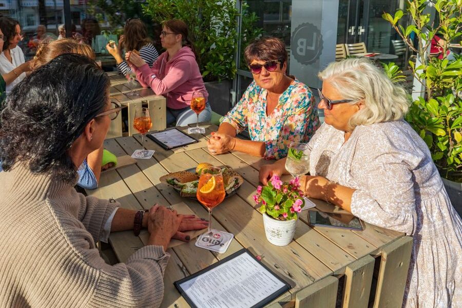 Hannover: Guided Bike Tour for Foodies with Tastings - Standard bike or e-bike: which should you choose?