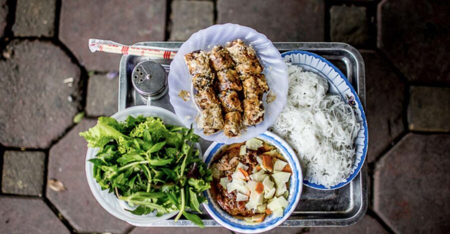 Hanoi: 7 Tastings Street Food Tour with Train Street - Key points to know before booking