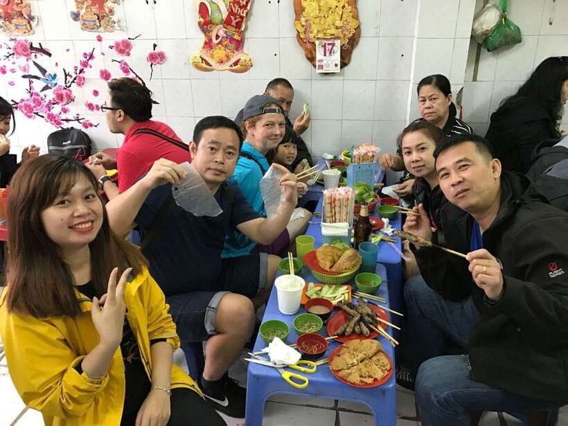 Hanoi: Eat Like a Local Small Group Street Food Tour - Key points at a glance