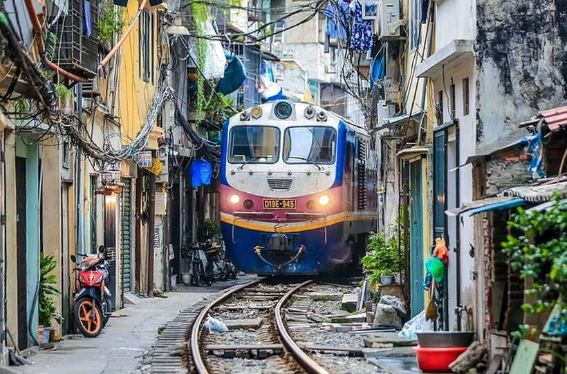 Hanoi: Guided Food Tour with Train Street Visit - Why this food tour works so well in Hanoi