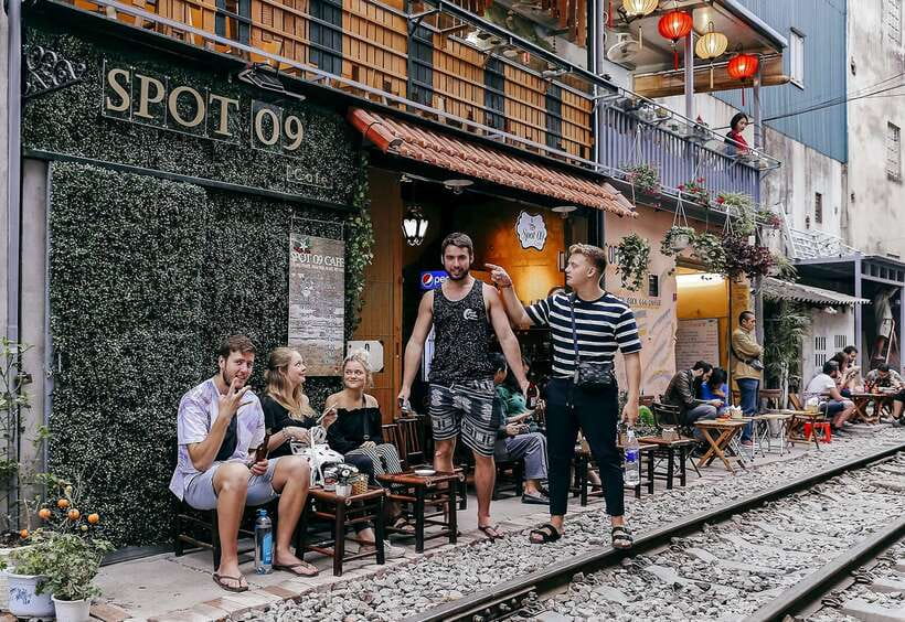Hanoi: Guided Food Tour with Train Street Visit - Dry chicken pho offers a different Hanoi classic