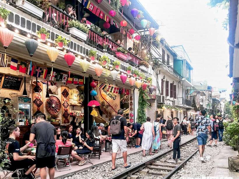 Hanoi: Guided Food Tour with Train Street Visit - Train Street depends on timing, luck, and caution