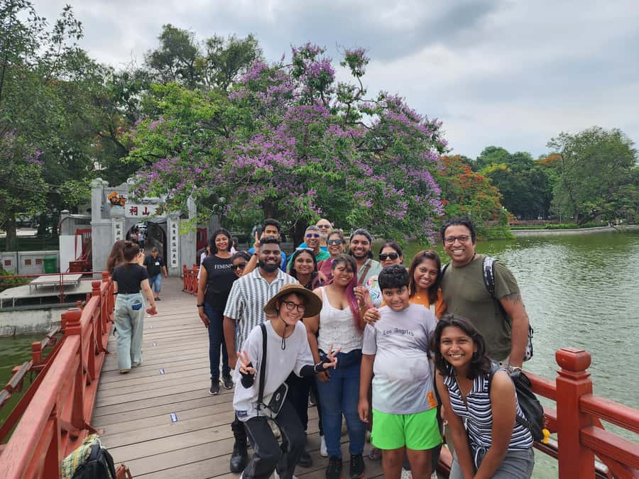Hanoi: Old Quarter and French Quarter Walking Food Tour - Old Quarter food stops and street life