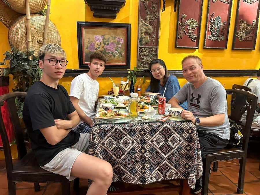 Hanoi: Old Quarter and French Quarter Walking Food Tour - French Quarter sights between the meals