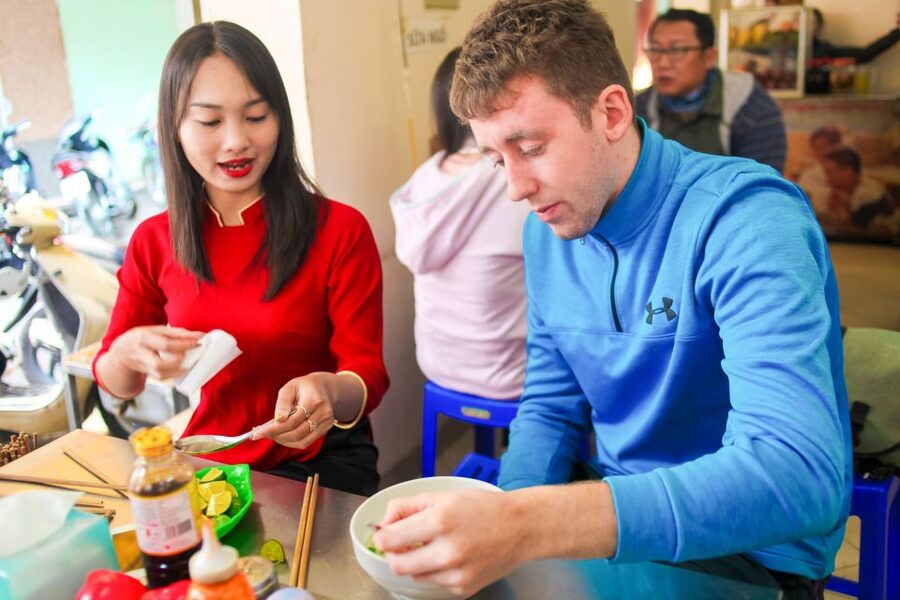 Hanoi: Small-Group Street Food Walking Tour - A walking tour that teaches more than food