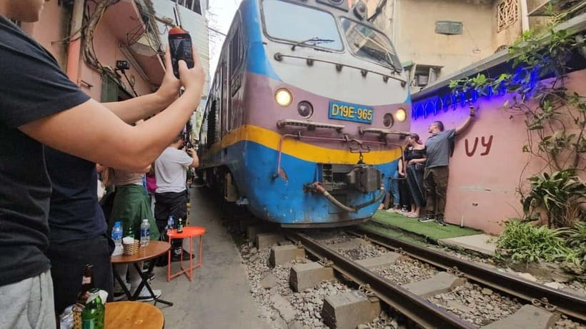 Hanoi: Street Food Tour with Train Street & Hidden Alleyways - Seven possible tastes, with five or six served
