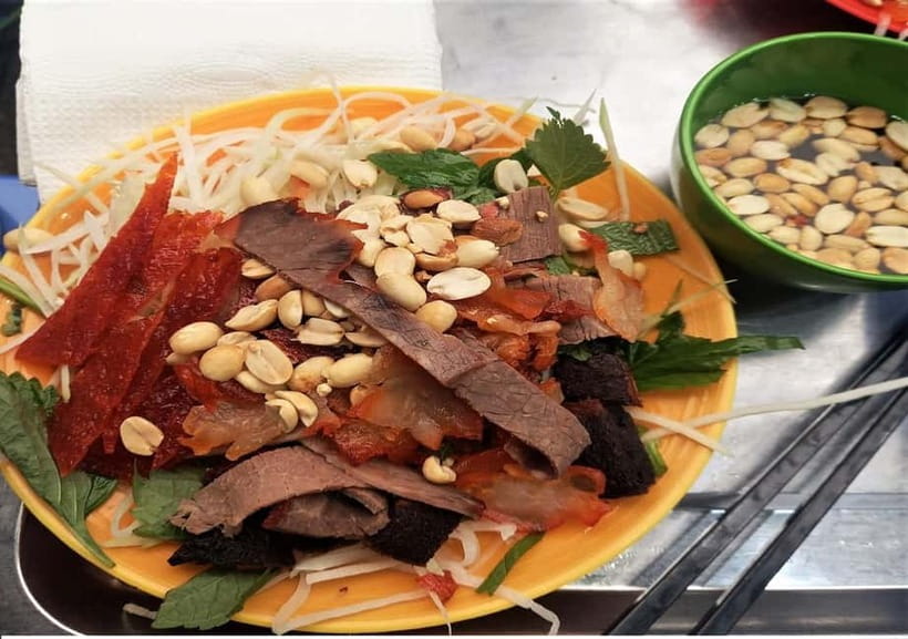Hanoi: Street Food Tour with Train Street & Hidden Alleyways - Walking the Old Quarter’s narrow lanes