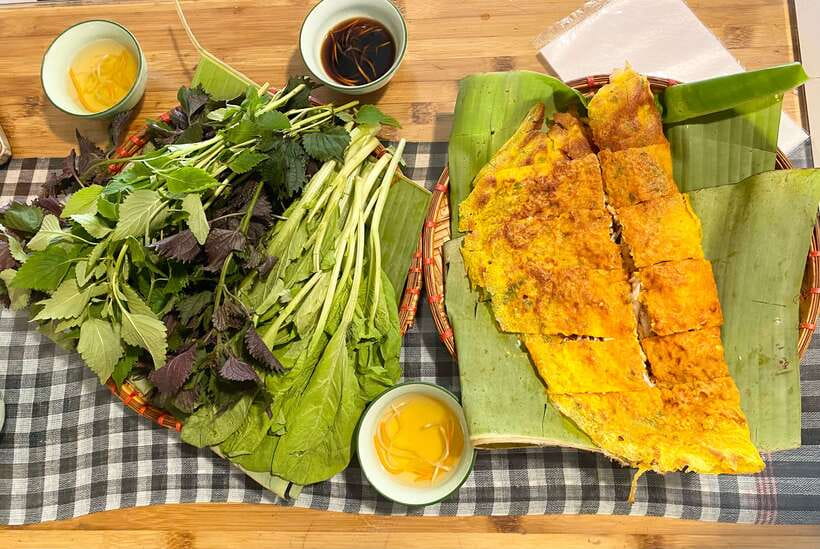 Hanoi: Vietnamese Street Food Tour with Egg Coffee - Why food is the best way into Hanoi