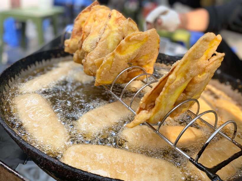 Hanoi: Vietnamese Street Food Tour with Egg Coffee - Family-run shops and local eating habits