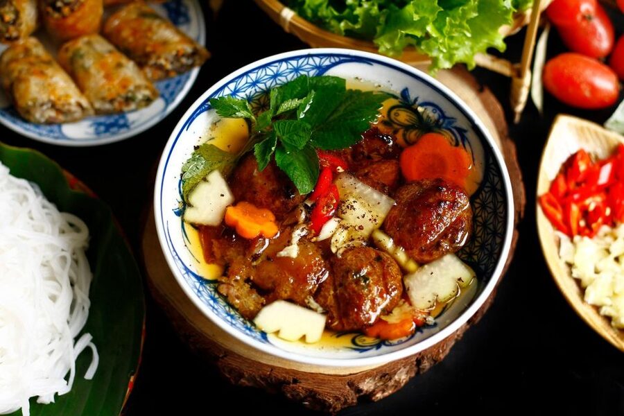 Hanoi: Walking Street Food Tour & Train Street w/Local Guide - Is $27 Good Value for Three Hours?