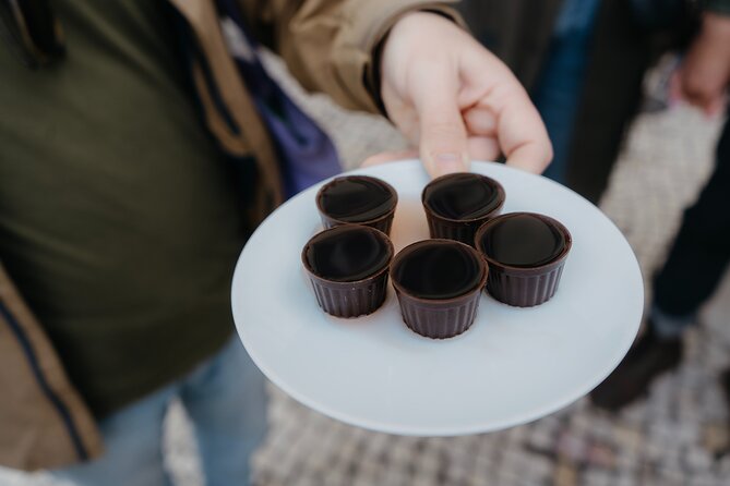 Heart of Lisbon Food Tour: Baixa, Chiado & Bairro Alto - Baixa’s famous pastel de nata finale