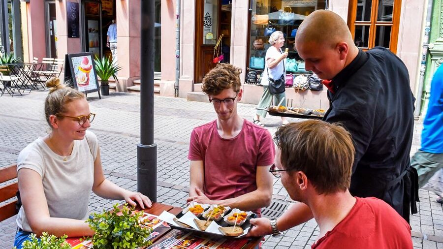 Heidelberg: Culinary city tour with delicious samples - Chocolate and desserts bring the tour to a sweet finish