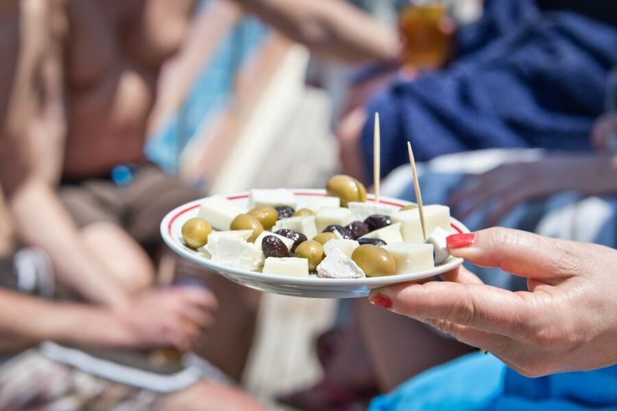 Heraklion: Food Tastings Walking Tour - Cheese, olives, rusks, and the logic of Cretan cooking