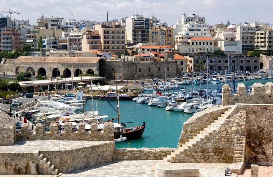 Heraklion: Food Tastings Walking Tour - Greek coffee, cup reading, and a gentle start