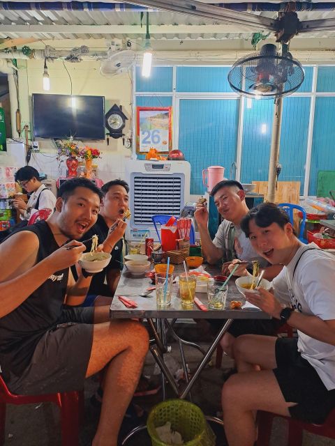 Ho Chi Minh City: Food Tour by Scooter with Eleven Tastings - Chợ Hồ Thị Kỷ adds snacks and a little nerve