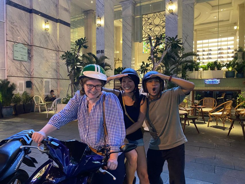 Ho Chi Minh City: Food Tour by Scooter with Eleven Tastings - The first bites: banana sticky rice and bánh xèo