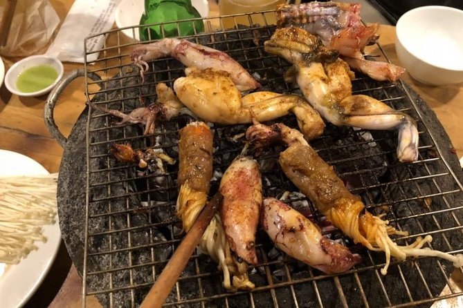 Ho Chi Minh City: Street Food Walking Tour with 12 Tastings - The 12-tasting route and what you actually eat