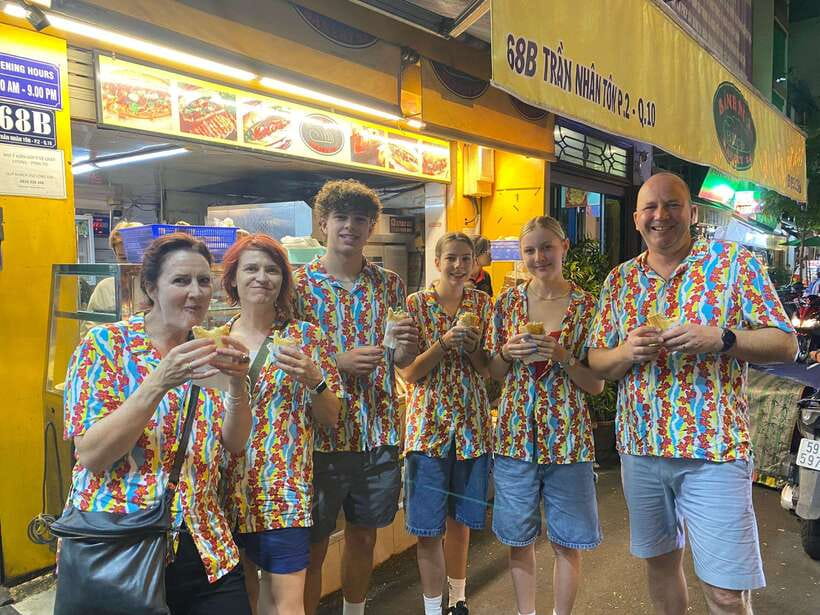 Ho Chi Minh City: Walking Food Tour with 13 Tastings - Meeting your guide at the War Remnants Museum