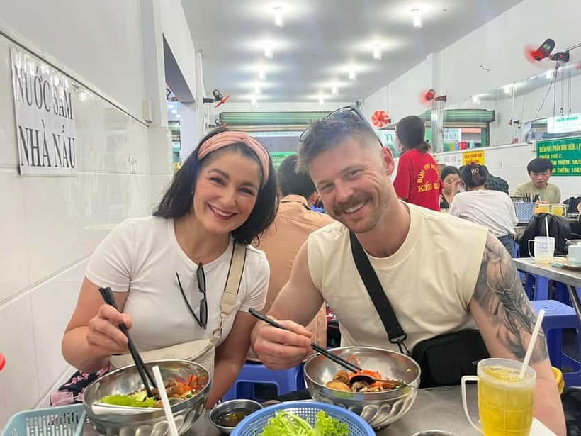 Ho Chi Minh: Street Food & Sightseeing Tour with Local Guide - District 10 and the city’s flower-market food scene