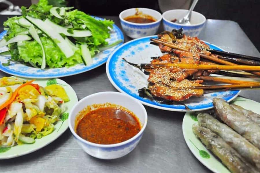 Hoi An food tour - Banh mi begins the food trail