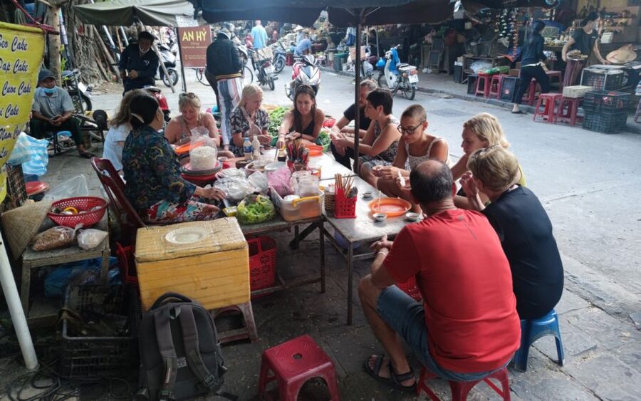 Hoi An Vegan Food Tour - Cao Lau and the question of vegan flavor