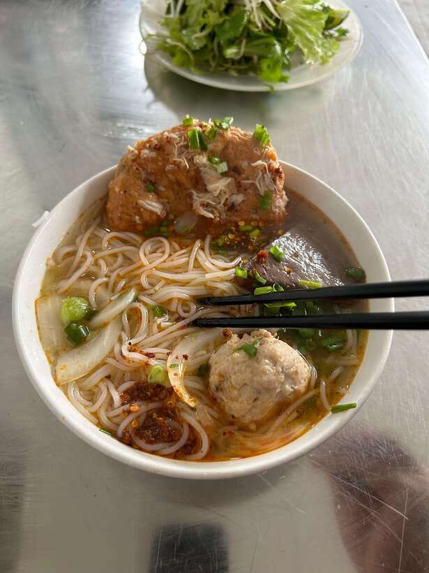 Hue: Guided Local Food Tour with Stories - How much food do you really get for $12?