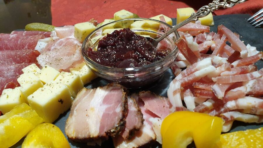 Innsbruck: Food Walk - Private Tour with a Licensed Guide - The Golden Roof and its edible secret