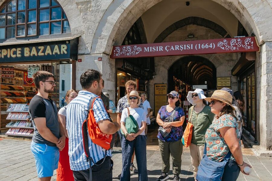 Istanbul: European and Asian Side Guided Foodie Walking Tour - Kadıköy market and the Asian-side food scene