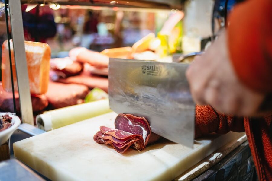 Istanbul: Guided Food and Culture Tour - Kadıköy Çarşı and the fish market