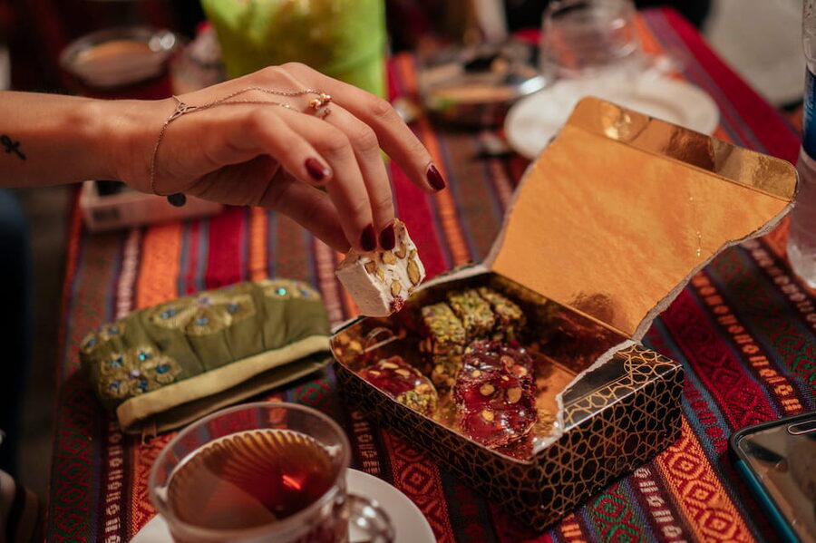 Istanbul: Private Guided Food Tour with 10 Tastings - Starting in Cihangir with an appetite