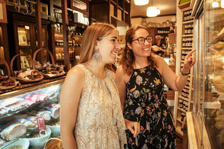 Istanbul: Private Guided Food Tour with 10 Tastings - More than eating: Istanbul between the stops