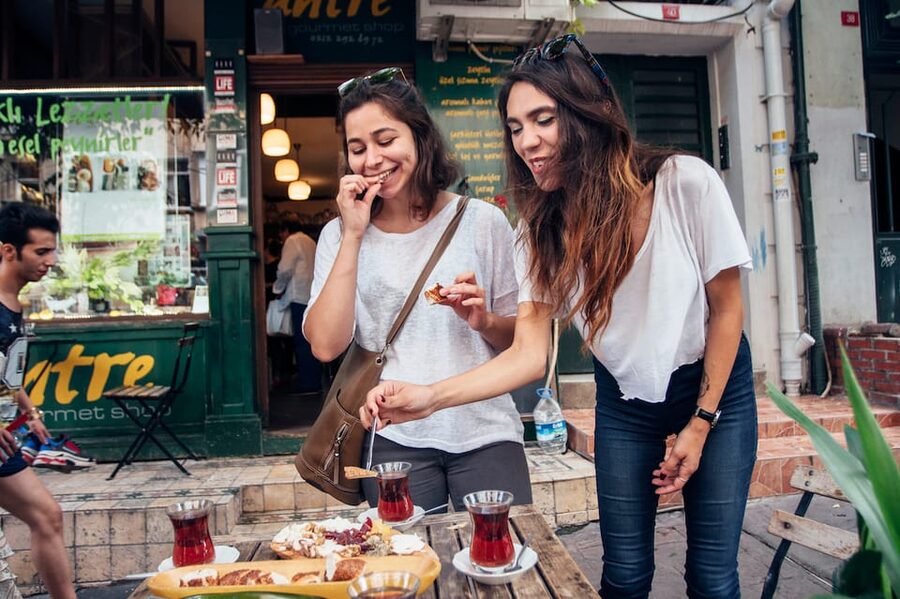 Istanbul: Private Guided Food Tour with 10 Tastings - Why the private format matters