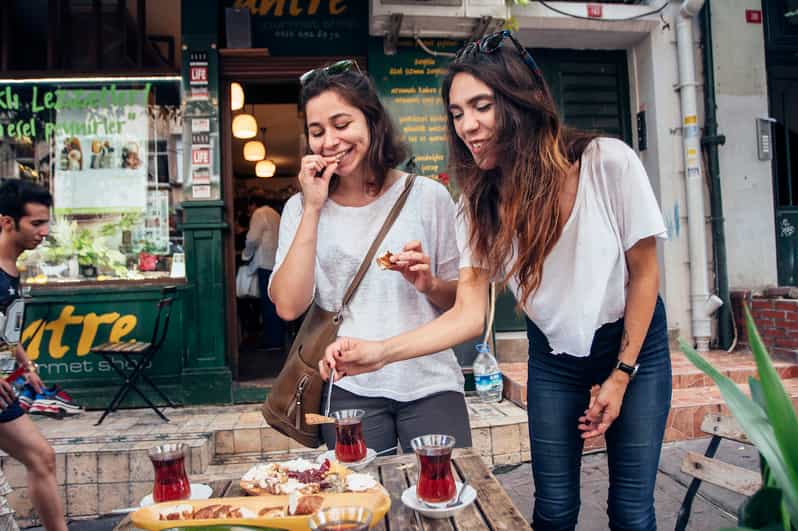 Istanbul: Private Guided Food Tour with 10 Tastings - Vegetarian guests and dietary planning