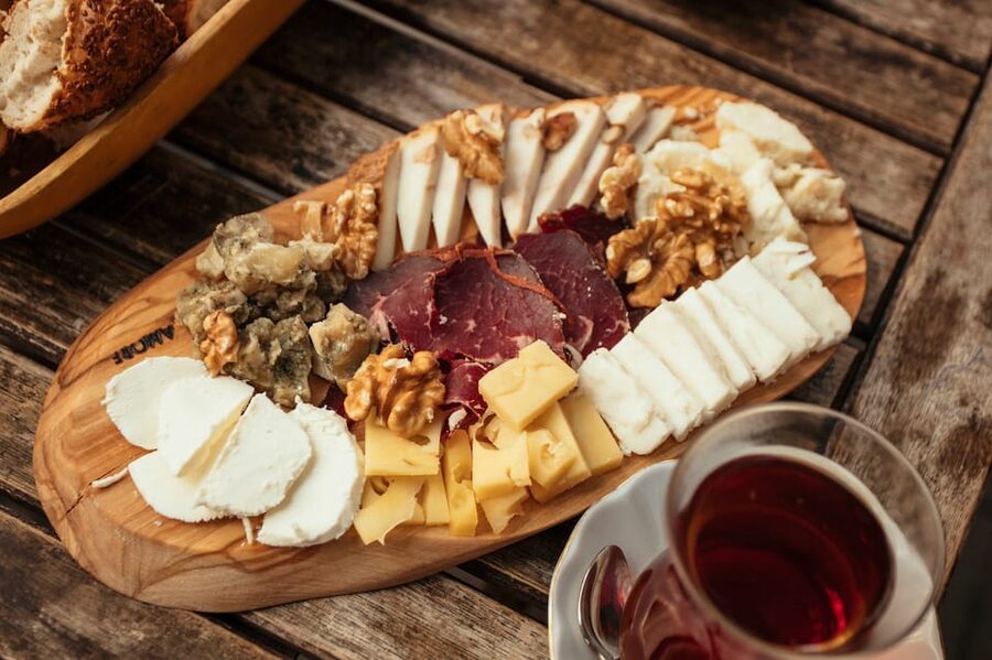 Istanbul: Private Guided Food Tour with 10 Tastings - What the 10 tastings can include