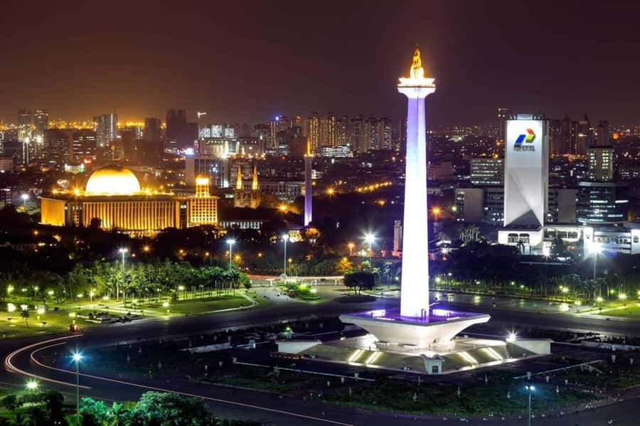 Jakarta: Private Guided Sightseeing & Street Food Night Tour - Why this night tour works for a first look at Jakarta