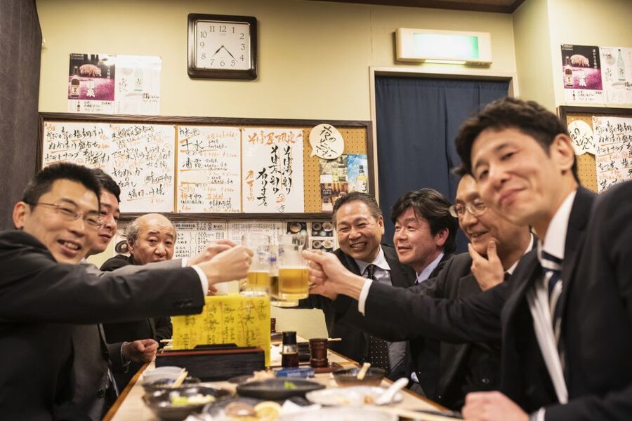Kanazawa: Private Food Tasting Walking Tour - Oyama Shrine and Nishi Chaya between meals