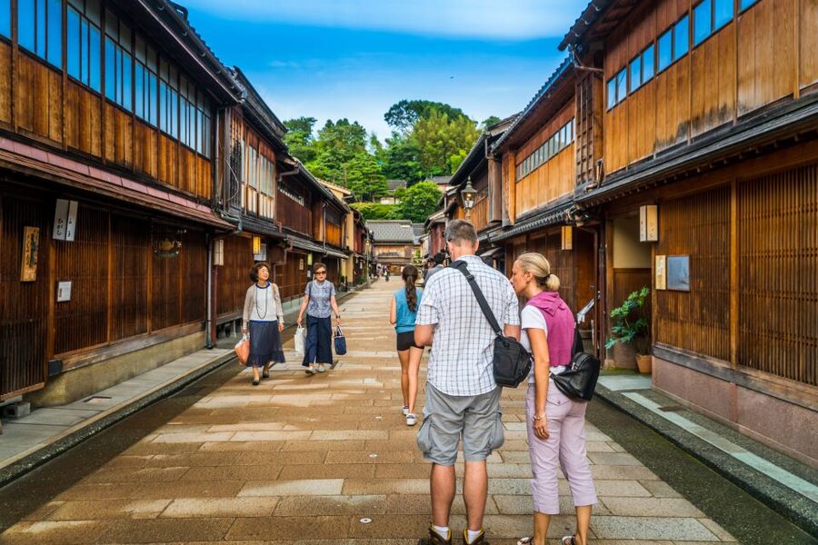 Kanazawa: Private Food Tasting Walking Tour - What $195 per person buys you