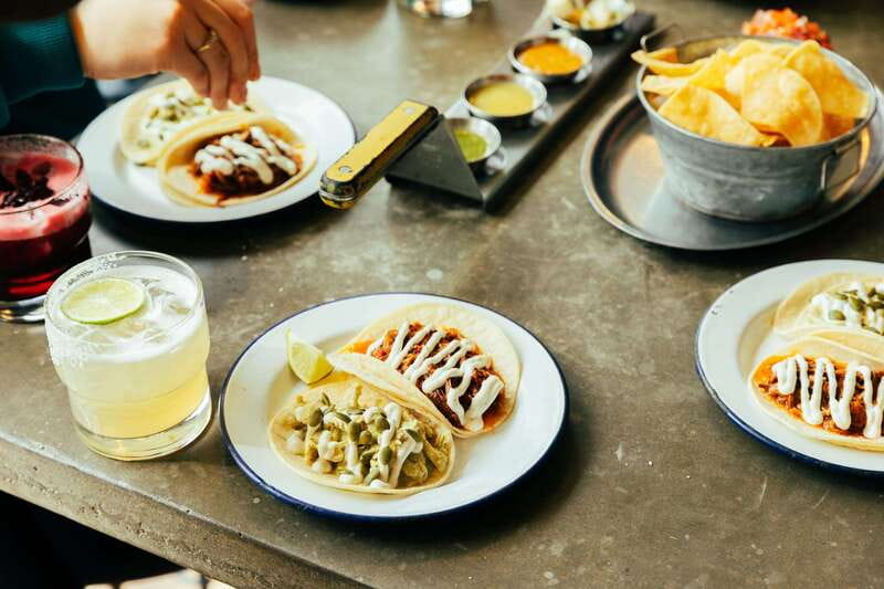 Kelowna: Walking Food Tour with 7 Tastings and 4 Drinks - Weather, group size, and practical planning