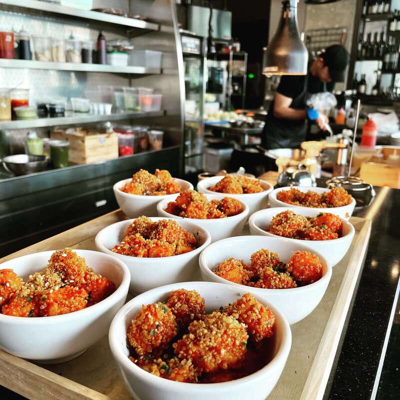 Kelowna: Walking Food Tour with 7 Tastings and 4 Drinks - From Laurel Packinghouse to Stuart Park