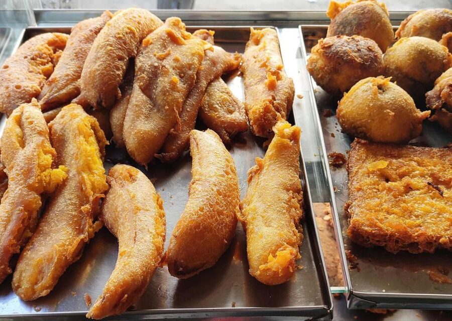 Kochi: Local Street Food Guided Walking Tour with Tastings - Traditional sweets and the local dessert stop