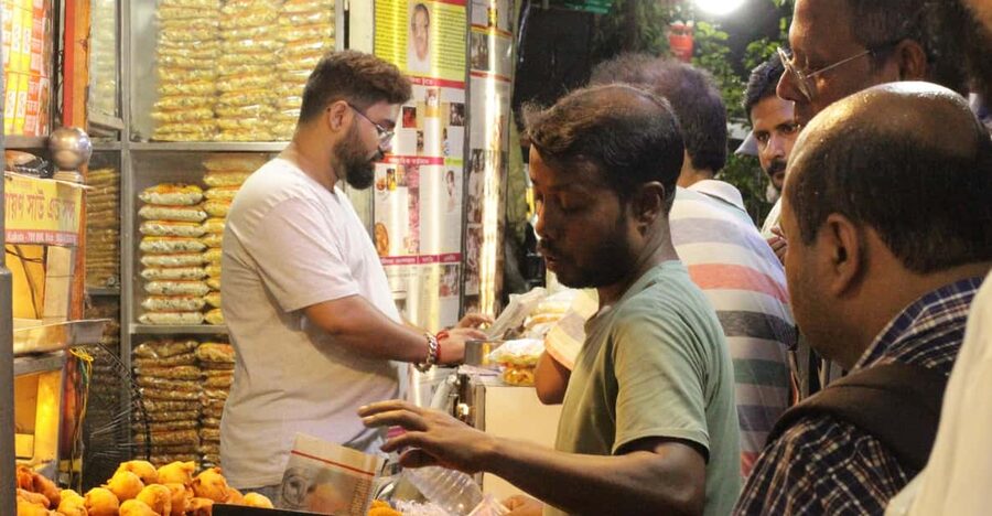 Kolkata Midtown Madness- A Street Food & Nightlife Tour - Metro to Bowbazar, then a temple with a Portuguese connection