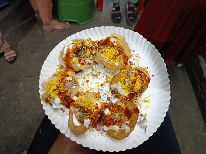 Kolkata Midtown Madness- A Street Food & Nightlife Tour - A local bus leads to century-old fritters