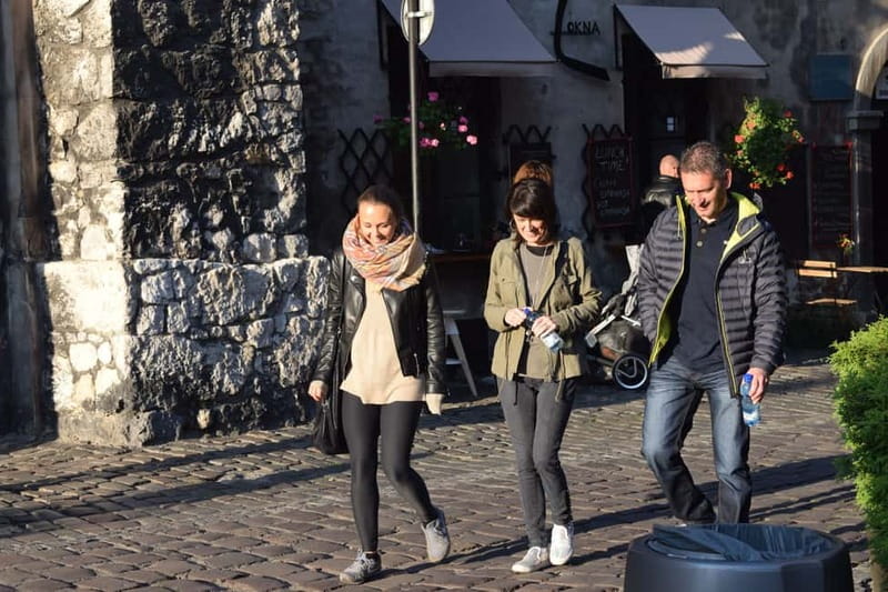 Krakow: Guided Polish Food and Culture Tour with Tastings - Zapiekanka and the character of Kazimierz street food