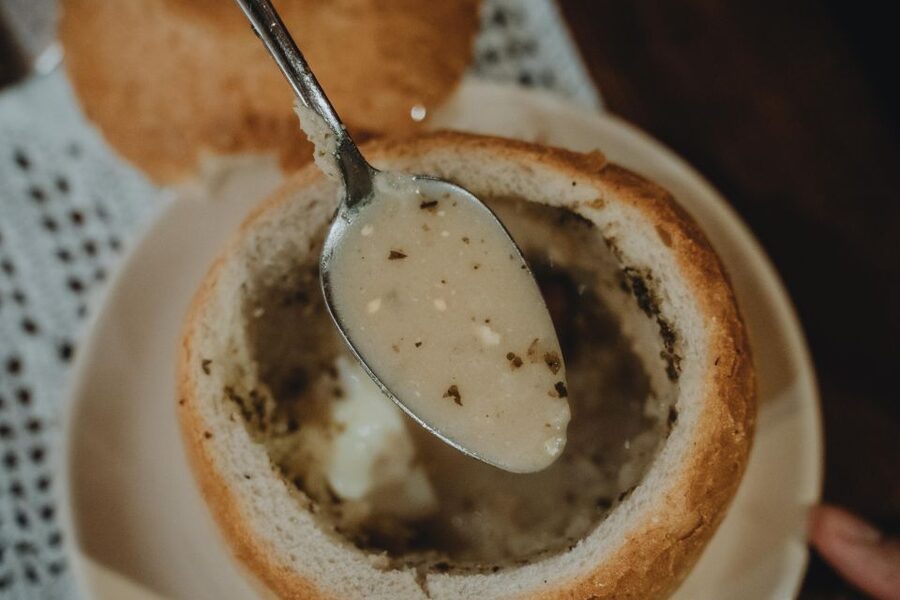 Krakow: Traditional Polish Food and Drinks Tasting Tour - Old Town history between the plates