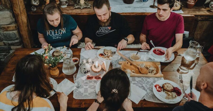 Krakow: Traditional Polish Food and Drinks Tasting Tour - A full Polish meal, not just samples